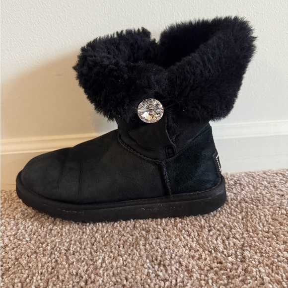 UGG Shoes - Ugg Bailey Button Bling Boot - Black - size 8